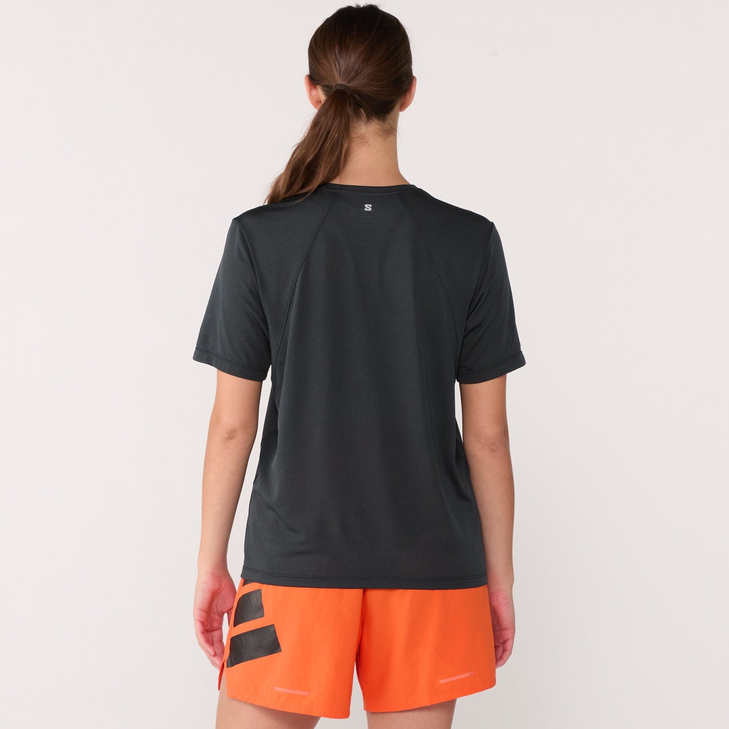 _Salomon SHKout Core Deep Black Short Sleeve Tee Women
